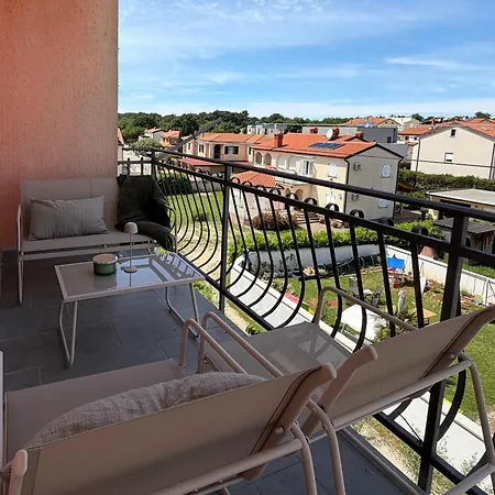 Novigrad 6951b