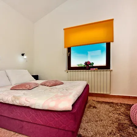 Novigrad 6951b Apartment