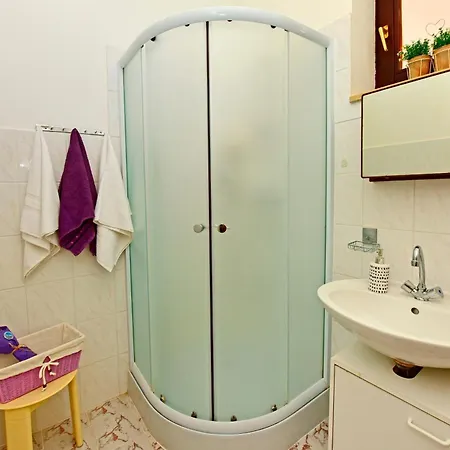 Novigrad 6951b *