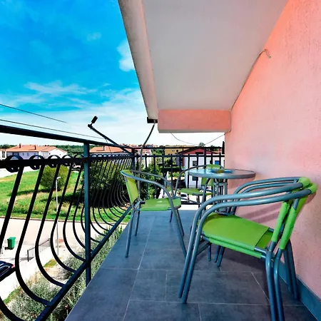 Novigrad 6951b Apartment *